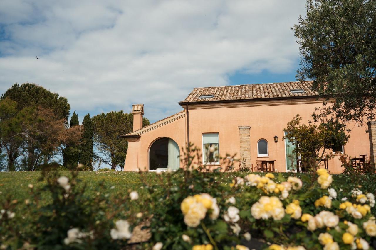 Nontiscordardime B&B Villa Agriturismo 西维尔诺瓦·马尔凯 外观 照片